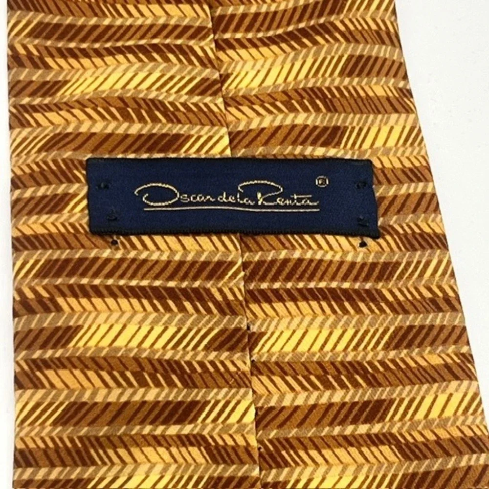 Oscar de la Renta Mens Silk Tie Gold Brown Geometric Chevron Pattern Made in USA